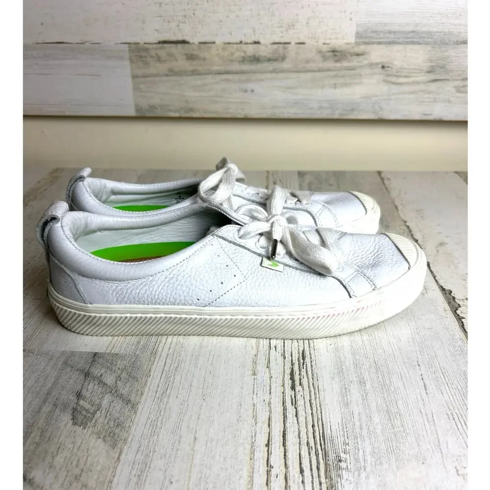 Cariuma Womens 9.5 White Pebbled Leather Lace-Up Low Top Sneakers Shoes Unisex